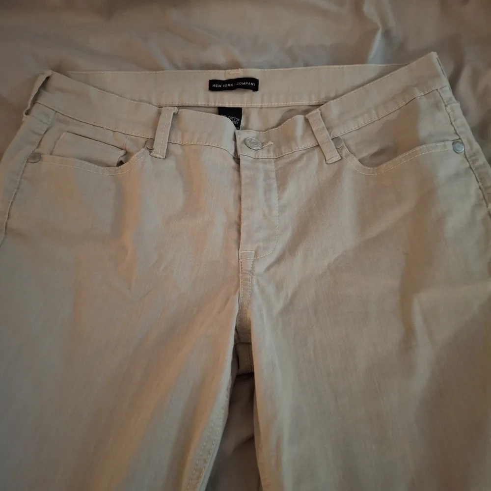 New York & Company Women's Beige Cropped Pants